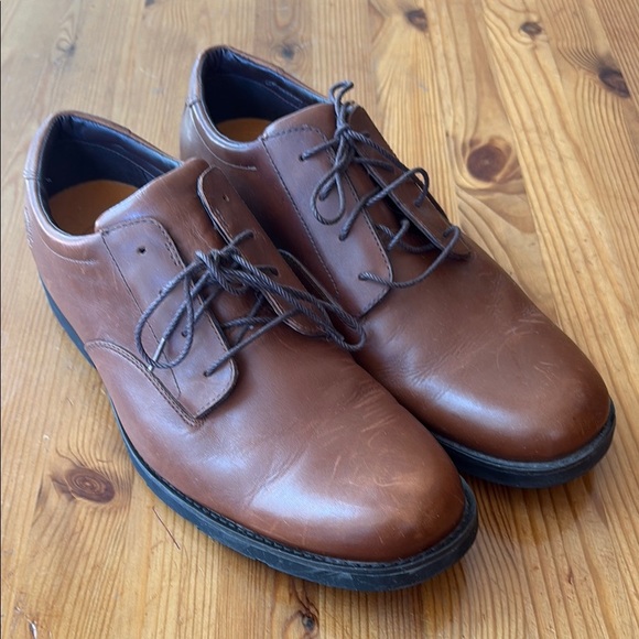 Timberland Brown Leather Oxfords with Classic Design - Picture 1 of 13